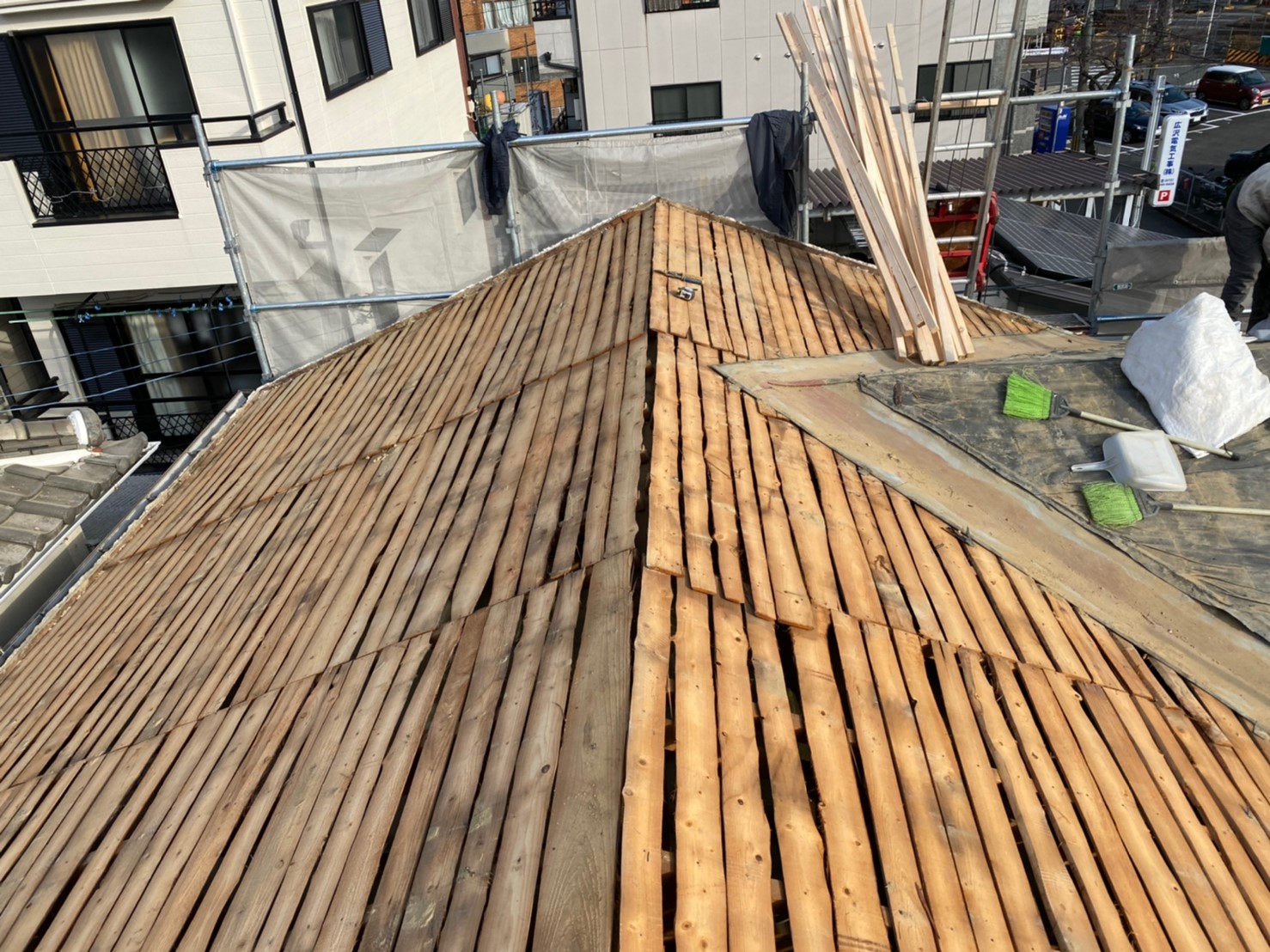 杉皮と野地板（バラ板）